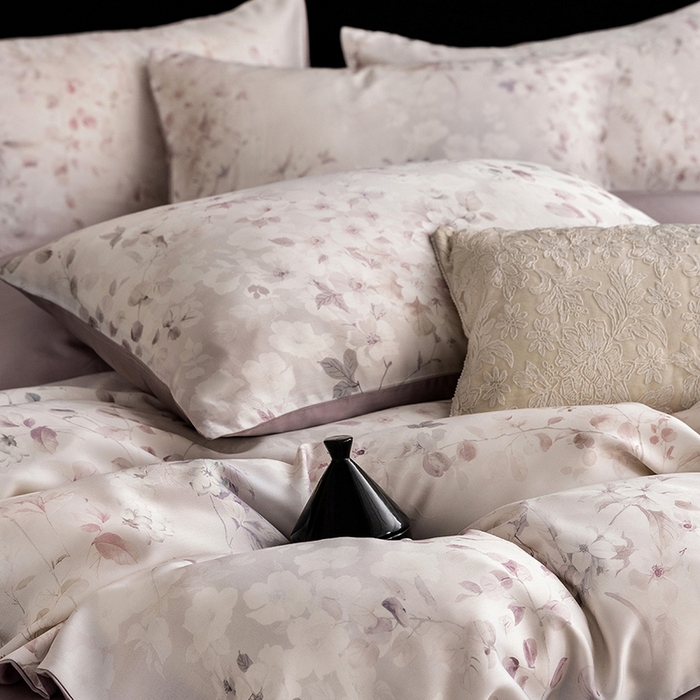 91家纺网 家纺一手货源 找家纺 立奥被业 2025年新款100%兰精天丝四件套天丝数码印花四件套 杏园芳-紫