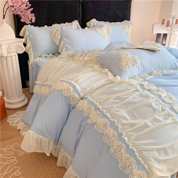 91家纺网 家纺一手货源 找家纺 富盛家纺 2025新款水洗亲肤棉盘花刺绣床裙款四件套公主风四件套甜蜜蜜系列 甜蜜蜜-蓝