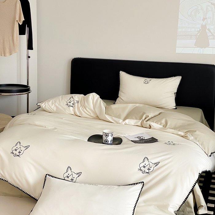 91家纺网 家纺一手货源 找家纺 （总）赫帛 2025新款赫本猫联名系列四件套-韩系三角针