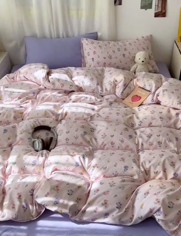 91家纺网 家纺一手货源 找家纺 仟人梦 2025新款水洗棉印花四件套 香奈花语