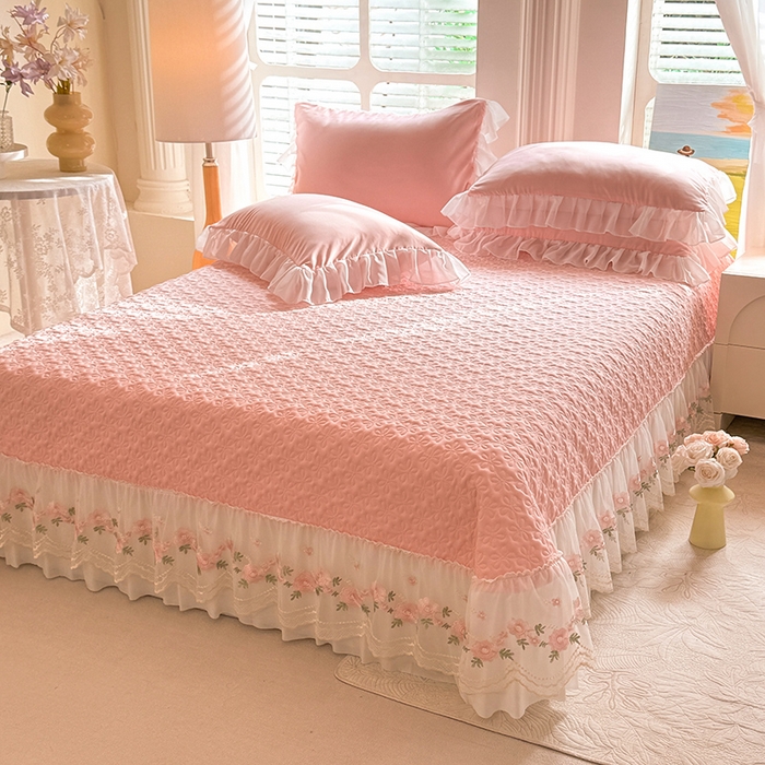 91家纺网 家纺一手货源 找家纺 大麦家纺 2025新款亲肤花边款床盖四件套  甜心小姐-香槟玉