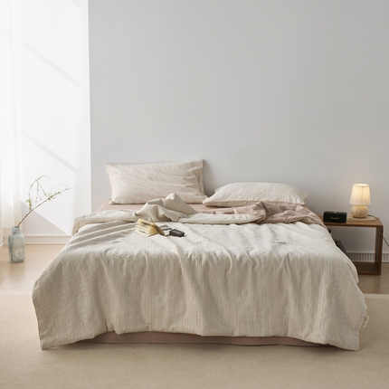 91家纺网 家纺一手货源 找家纺 （总）一加一 2025新款水洗色织提花全棉三层纱无印风蚕蛹蛋白夏被四件套