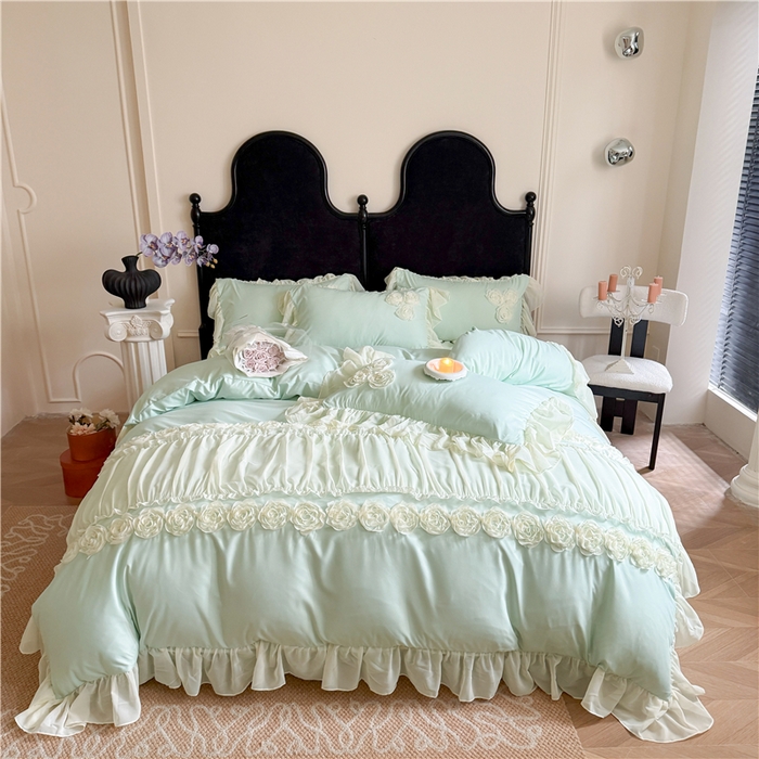 91家纺网 家纺一手货源 找家纺 富盛家纺 2025新款水洗亲肤棉盘花刺绣床裙款四件套公主风四件套甜蜜蜜系列 甜蜜蜜-绿