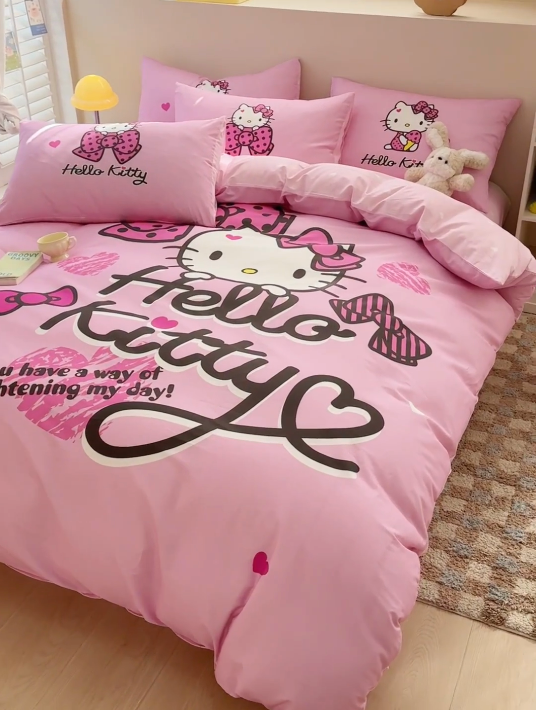 91家纺网 家纺一手货源 找家纺 2025新款三丽鸥系列数码印花纯棉全棉床裙三件套四件套-简约款 简约基础款-凯蒂宝贝