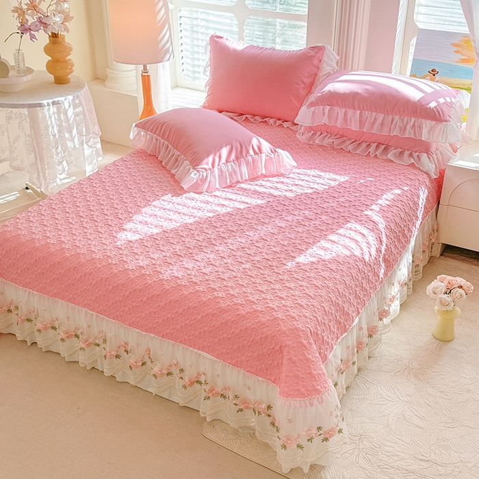 91家纺网 家纺一手货源 找家纺 大麦家纺 2025新款亲肤花边款床盖四件套  甜心小姐-樱花粉