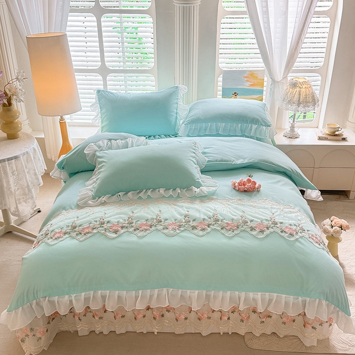 91家纺网 家纺一手货源 找家纺 大麦家纺 2025新款亲肤花边款床盖四件套  甜心小姐-梵星蓝