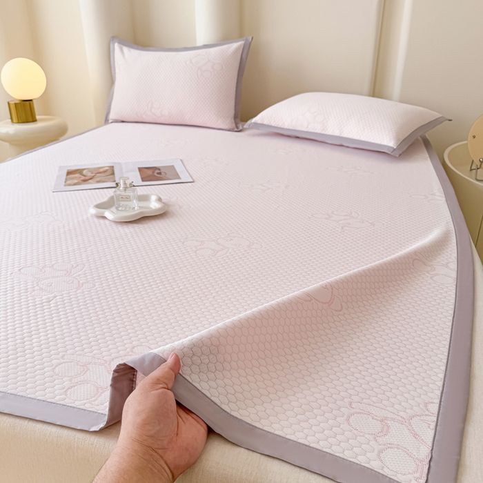 91家纺网 家纺一手货源 找家纺 小萌虎 2025新款冰豆豆凉席 凉席款 粉玉