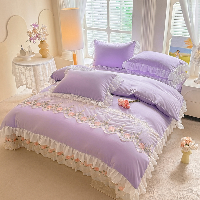 91家纺网 家纺一手货源 找家纺 大麦家纺 2025新款亲肤花边款床盖四件套  甜心小姐-香芋紫
