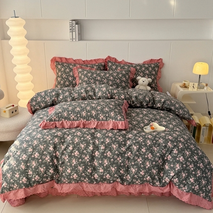91家纺网 家纺一手货源 找家纺 （总）添越 2024小清新韩版蕾丝花边纯棉夹棉床盖三件套全棉