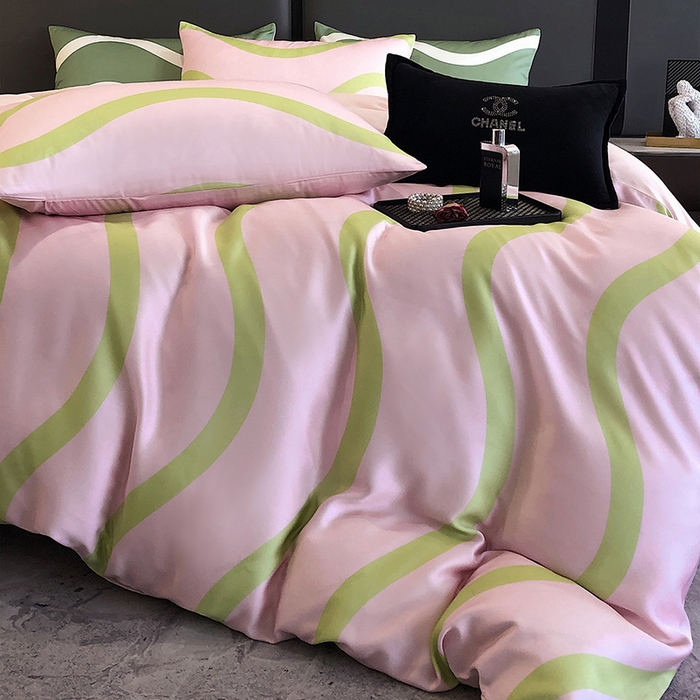 91家纺网 家纺一手货源 找家纺 立奥被业 2025年新款100%兰精天丝四件套天丝数码印花四件套 条纹粉