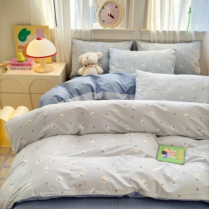 91家纺网 家纺一手货源 找家纺 清雅福 2025全棉13372小清新四件套和单被套早春系列第二批--单枕套 小狗宝莉·蓝