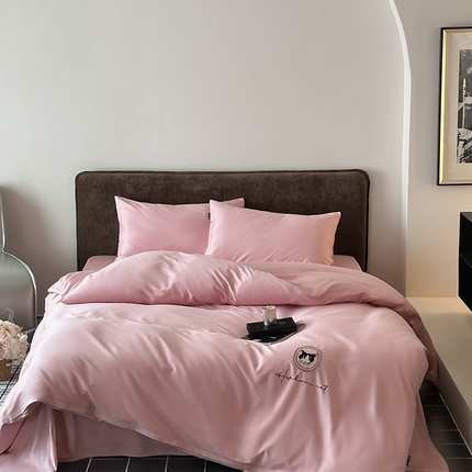 91家纺网 家纺一手货源 找家纺 赫帛 2025新款赫本猫联名系列四件套-蒂普缇克 蒂普缇克-桃桃粉