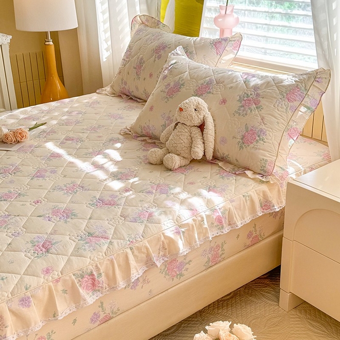 91家纺网 家纺一手货源 找家纺 美达家纺 2025新款全棉印花夹棉床笠 幽香私语黄