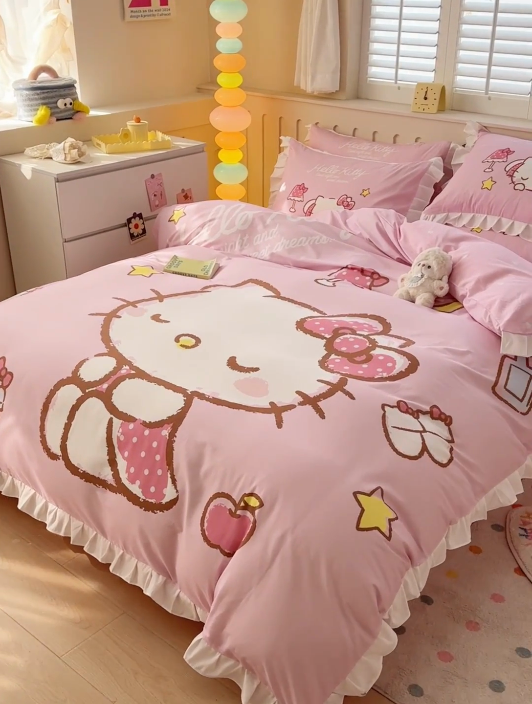 91家纺网 家纺一手货源 找家纺 玉元坊 2025新款三丽鸥系列数码印花纯棉全棉床裙三件套四件套-花边款 花边款-晚安凯蒂