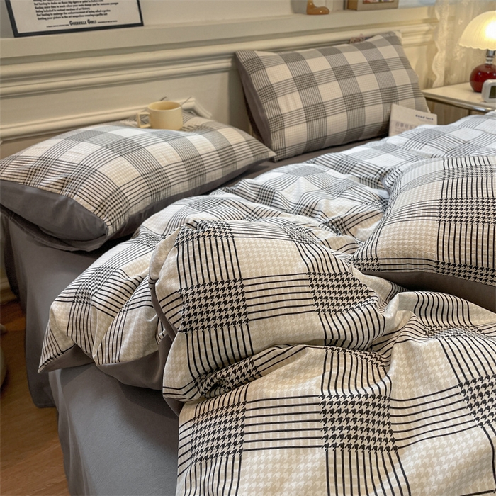 91家纺网 家纺一手货源 找家纺 盛秋家纺 2025新款水洗棉格子系列四件套罗格+中灰