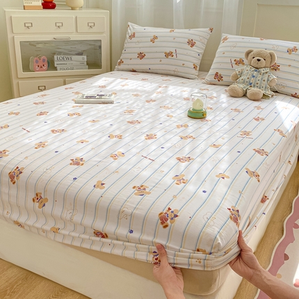 芷凡家纺 2025新款水洗云朵棉印花床笠 心乐熊