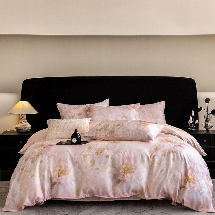 91家纺网 家纺一手货源 找家纺 立奥被业 2025年新款100%兰精天丝四件套天丝数码印花四件套 天仙子-粉