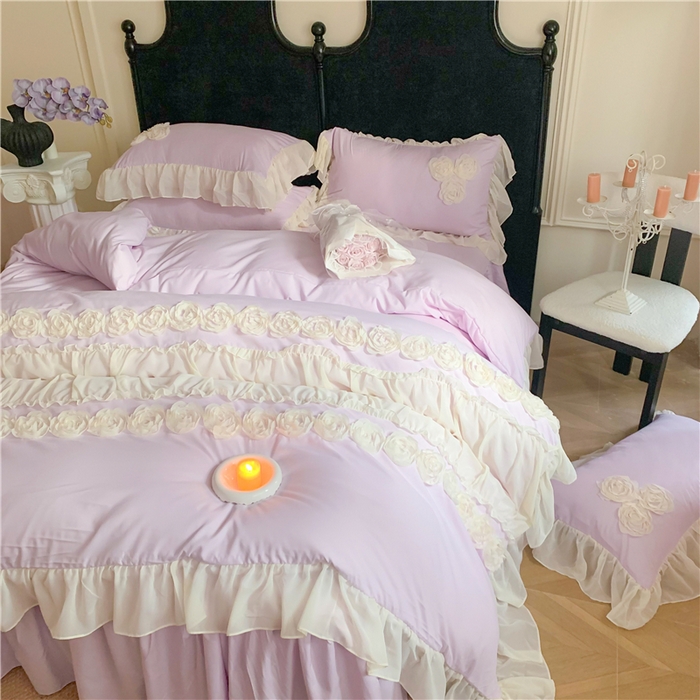 91家纺网 家纺一手货源 找家纺 富盛家纺 2025新款水洗亲肤棉盘花刺绣床裙款四件套公主风四件套甜蜜蜜系列 甜蜜蜜-紫