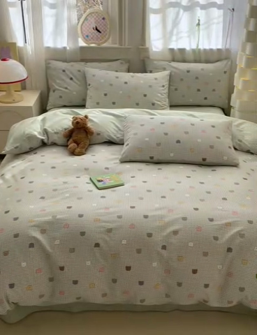 91家纺网 家纺一手货源 找家纺 清雅福 2025全棉13372小清新四件套和单被套早春系列第二批--四件套 熊豆豆·绿