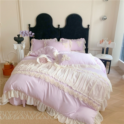 91家纺网 家纺一手货源 找家纺 富盛家纺 2025新款水洗亲肤棉盘花刺绣床裙款四件套公主风四件套甜蜜蜜系列 甜蜜蜜-紫