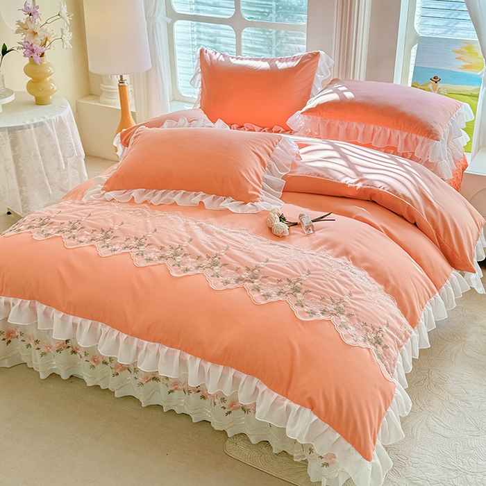 91家纺网 家纺一手货源 找家纺 大麦家纺 2025新款亲肤花边款床盖四件套  甜心小姐-落日橘