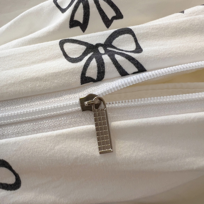 91家纺网 家纺一手货源 找家纺 仟人梦 2025新款水洗棉印花四件套 黑色蝴蝶结