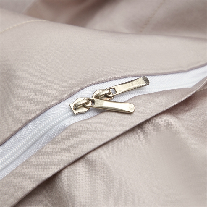 91家纺网 家纺一手货源 找家纺 品乐家纺 2025新款60支长绒棉刺绣款AB版四件套-维尼系列 维尼 青云灰