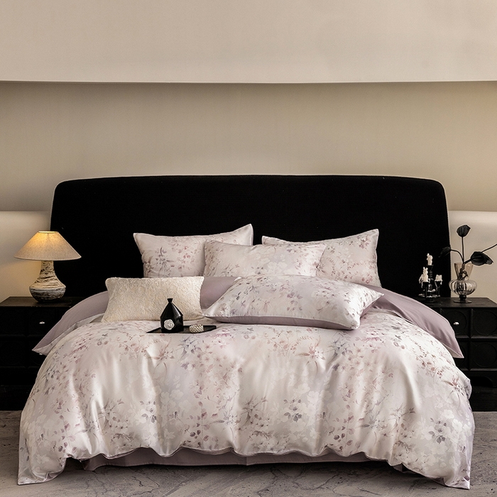 91家纺网 家纺一手货源 找家纺 立奥被业 2025年新款100%兰精天丝四件套天丝数码印花四件套 杏园芳-紫