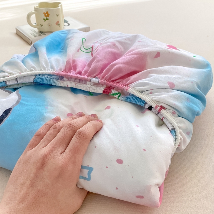 91家纺网 家纺一手货源 找家纺 芷凡家纺 2025新款水洗云朵棉印花床笠 甜蜜宝贝