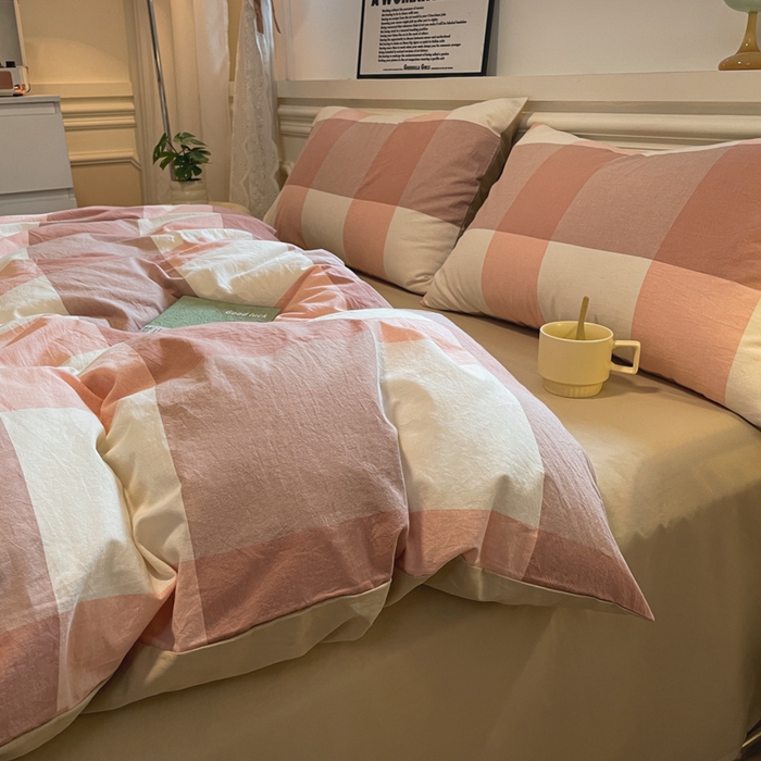 91家纺网 家纺一手货源 找家纺 盛秋家纺 2025新款水洗棉格子系列四件套 咖大格+奶茶