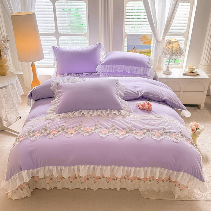 91家纺网 家纺一手货源 找家纺 大麦家纺 2025新款亲肤花边款床盖四件套  甜心小姐-香芋紫