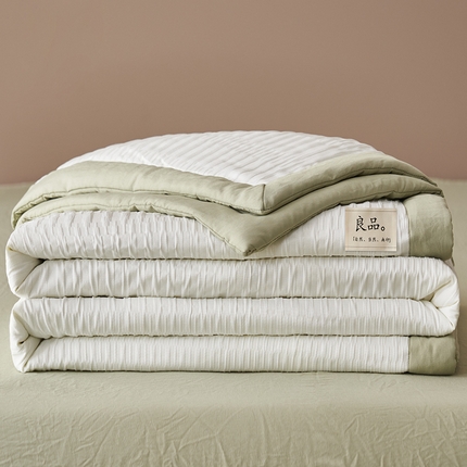 91家纺网 家纺一手货源 找家纺 一加一家纺2025新款A类双层泡泡纱波纹提花牛奶蛋白夏被四件套 良品波浪纹-草绿色