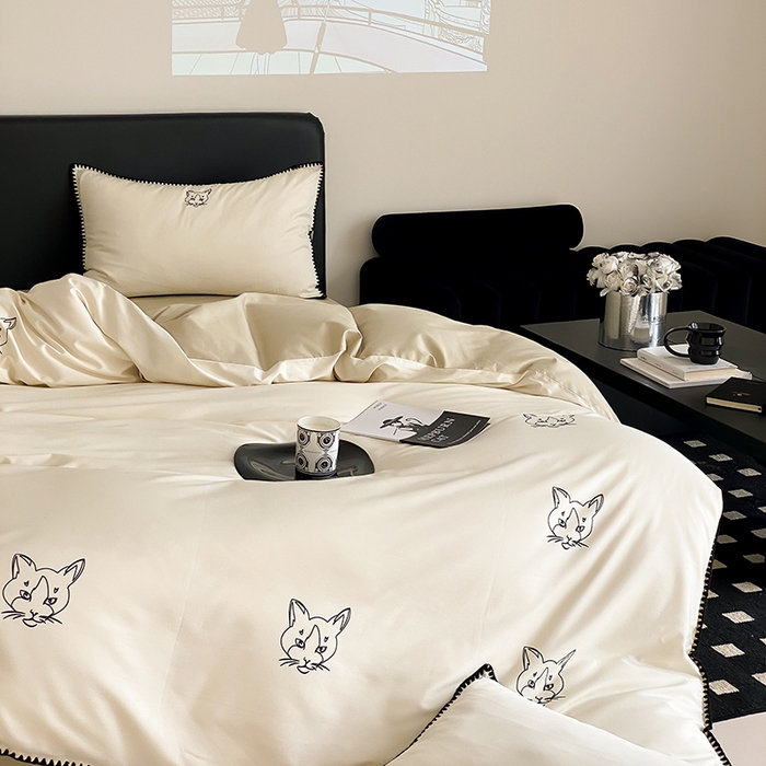 91家纺网 家纺一手货源 找家纺 （总）赫帛 2025新款赫本猫联名系列四件套-韩系三角针