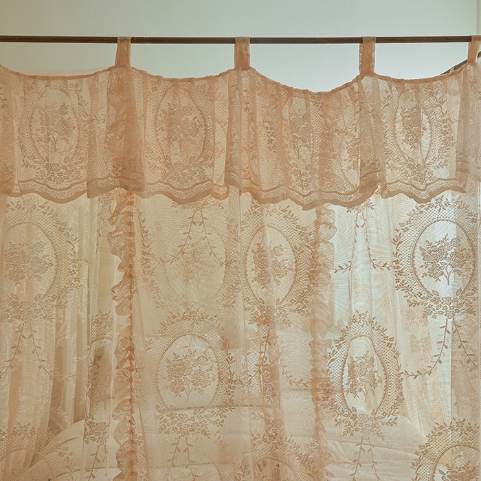 91家纺网 家纺一手货源 找家纺 都市缘蚊帐 2025新款A902穿杆落地宫廷蚊帐烤漆支架款 902薇尔庄园-奶油玉