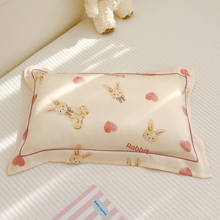 91家纺网 家纺一手货源 找家纺 良佐生活 2025新款50支天丝印花枕套 爱心兔兔