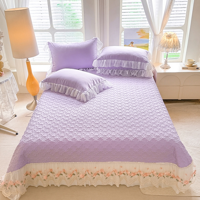 91家纺网 家纺一手货源 找家纺 大麦家纺 2025新款亲肤花边款床盖四件套  甜心小姐-香芋紫