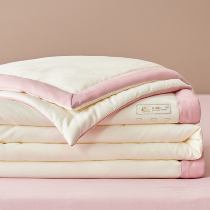 一加一 2025新款A类小奶棉刺绣羊绒蛋白夏被四件套 羊绒蛋白-奶油粉
