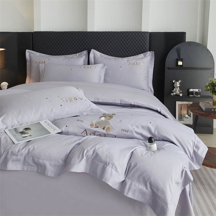 91家纺网 家纺一手货源 找家纺 品乐家纺 2025新款60支长绒棉刺绣款AB版四件套-维尼系列 维尼 紫棠