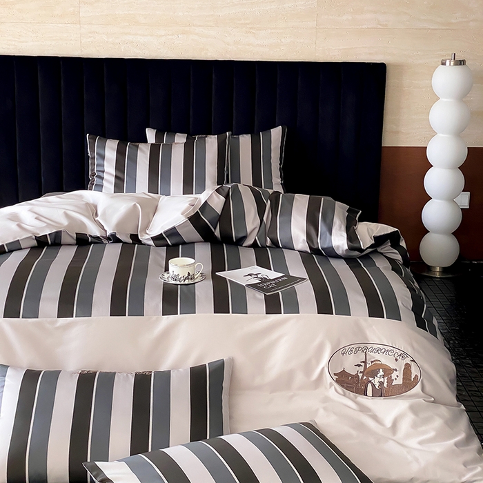 91家纺网 家纺一手货源 找家纺 （总）赫帛 2025新款赫本猫联名系列四件套-黑灰琴键