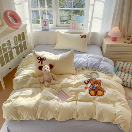 91家纺网 家纺一手货源 找家纺 温眠家纺 2025新款水洗棉毛巾绣四件套 帕帕熊-米