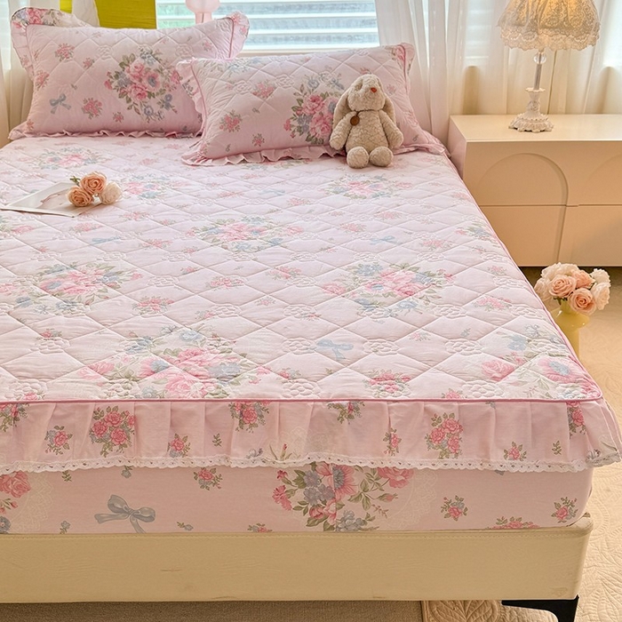 91家纺网 家纺一手货源 找家纺 美达家纺 2025新款全棉印花夹棉床笠 夏花依旧