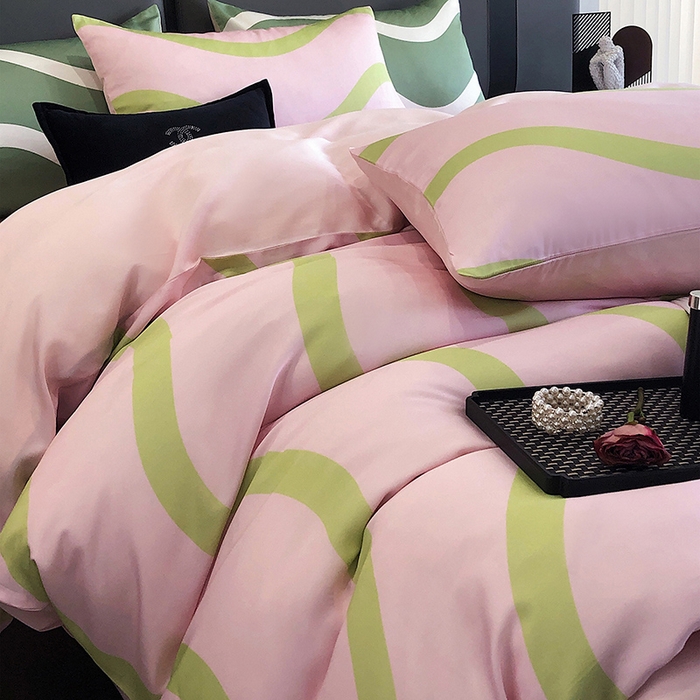 91家纺网 家纺一手货源 找家纺 立奥被业 2025年新款100%兰精天丝四件套天丝数码印花四件套 条纹粉