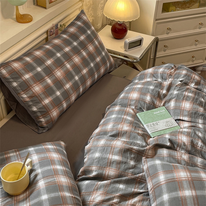 91家纺网 家纺一手货源 找家纺 盛秋家纺 2025新款水洗棉格子系列四件套 洛卡+中灰