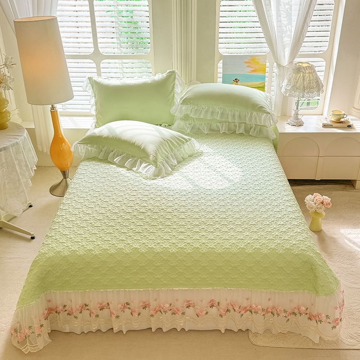 91家纺网 家纺一手货源 找家纺 大麦家纺 2025新款亲肤花边款床盖四件套  甜心小姐-青提绿