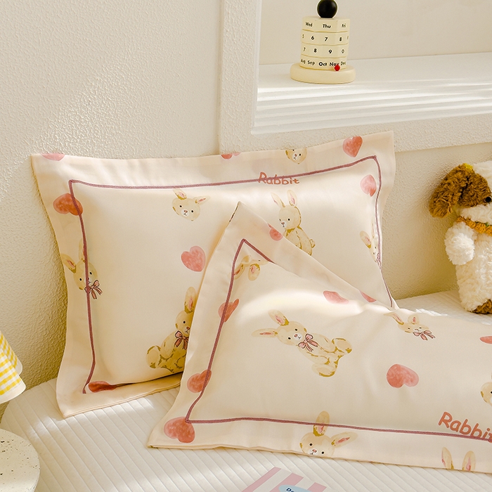 91家纺网 家纺一手货源 找家纺 良佐生活 2025新款50支天丝印花枕套 爱心兔兔