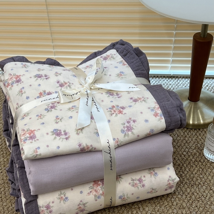 91家纺网 家纺一手货源 找家纺 荣轩 2024新款全棉印花双层纱四件套 皱皱纱花边款 一枝花芽