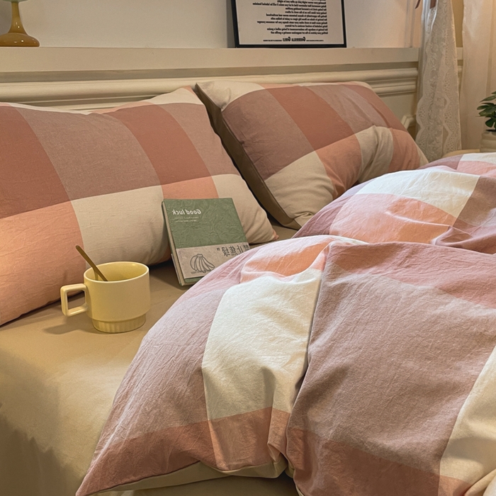 91家纺网 家纺一手货源 找家纺 盛秋家纺 2025新款水洗棉格子系列四件套 咖大格+奶茶