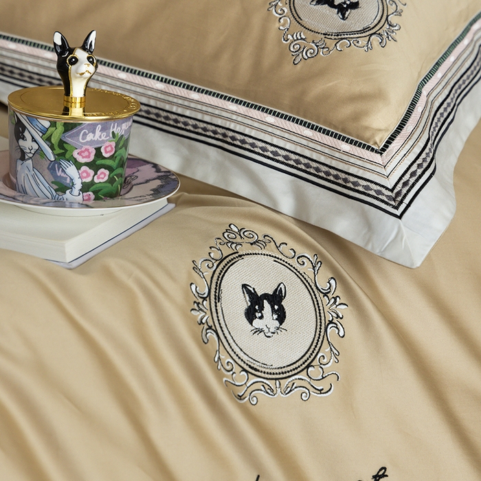 91家纺网 家纺一手货源 找家纺 赫帛 2025新款赫本猫联名系列四件套-贵族猫 贵族猫-香槟金