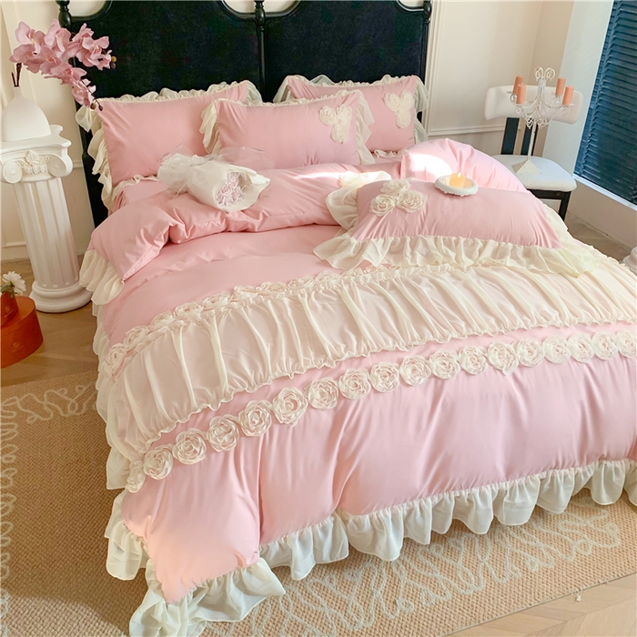 91家纺网 家纺一手货源 找家纺 富盛家纺 2025新款水洗亲肤棉盘花刺绣床裙款四件套公主风四件套甜蜜蜜系列 甜蜜蜜-豆沙