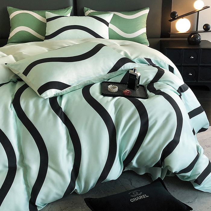 91家纺网 家纺一手货源 找家纺 立奥被业 2025年新款100%兰精天丝四件套天丝数码印花四件套 条纹蓝